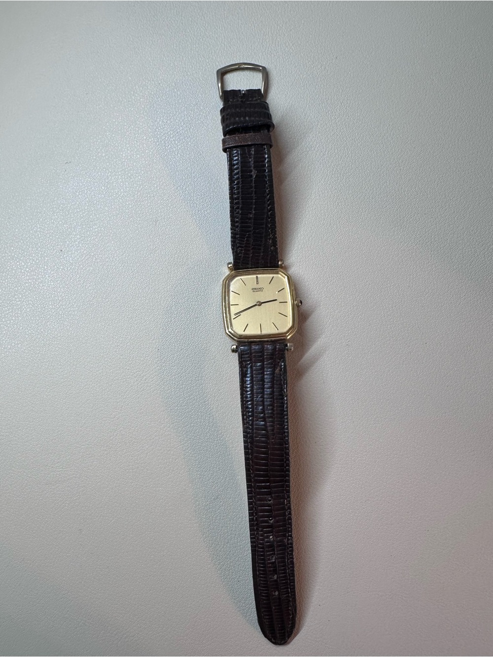 Vintage Seiko Quartz 2620-5410 Gold Tone Genuine Lizard Strap Japan Dress Watch